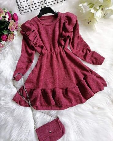 Veličine na stanju: 14 Cena: 2900 dinara *haljina i torbica *made in na lalafo.rs Veličine na stanju: 14 Cena: 2900 dinara *haljina i torbica *made in