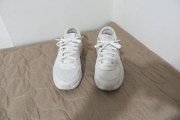 deichmann zenske patike: NIKE br 37 bez mana greskemala razlika od novih, kako vani tako — 2