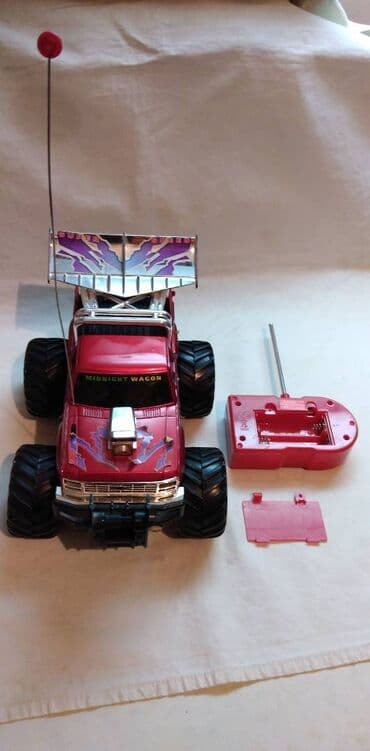 igračke za devojčice od 5 godina: Na daljinski dzip Midnight Vagon oko 1:24 (20 cm.),China,u auto 4x 1,5 — 2