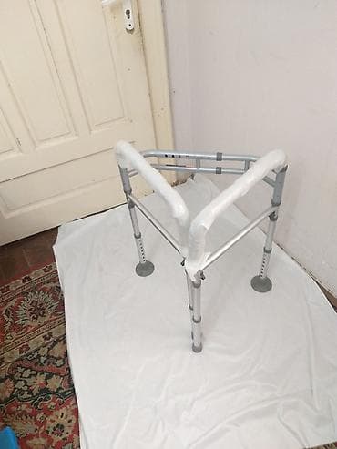 polovne medicinske torbe: Aluminijumska hodalica-setalica bez tockova, doneta iz Svajcarske — 8