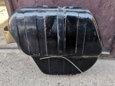 sijalice za traktor: Rezervoar Lada 7 Riva. Polovno, ocuvano. Skinuto sa rastavljenog — 9
