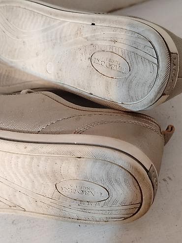 nine west salonke: Zenske patike Lasocki broj 39-500 dinara Veoma dobro stanje Broj 39 — 4