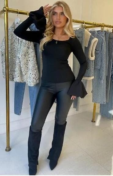 Bluza 
Cena 2000 dinara 😇