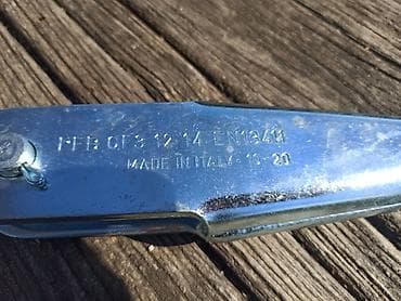 Furniture: Zidni - stubni anker za sajlu. Uku9na dužina ankera 600mm, dužina — 3