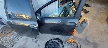 auto plac sirena: FIAT CROMA VRATA | Cena za gola vrata po komadu — 3