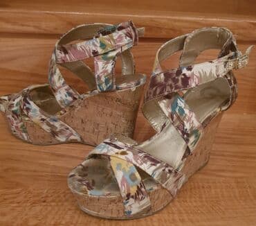 oksfordice sa platformom: Sandals, Guess, 38.5 — 2
