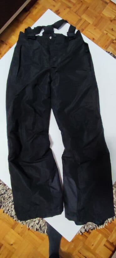 Ski pantalone sa tregerima,u dobrom stanju,nepromočive,vel na lalafo.rs Ski pantalone sa tregerima,u dobrom stanju,nepromočive,vel