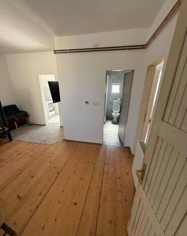 Garages: 100 sq. m — 3