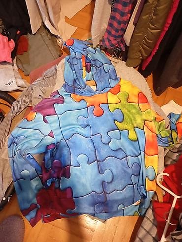 domaca kozna obuca: Akcija duksevi/bluze/prsluci/dzemperi.Sve po 200d — 2