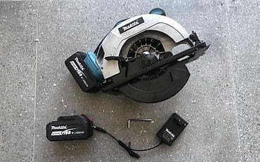 stalaza za alat: Makita akumulatorska ručna kružna testera + baterije i punjač - — 1