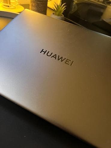 luv rostilj: Odlican laptop za svakodnevni rad, sastanke, prezentacije. prijatan — 2