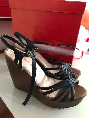 Gležnjače: Sandale, 39 — 2