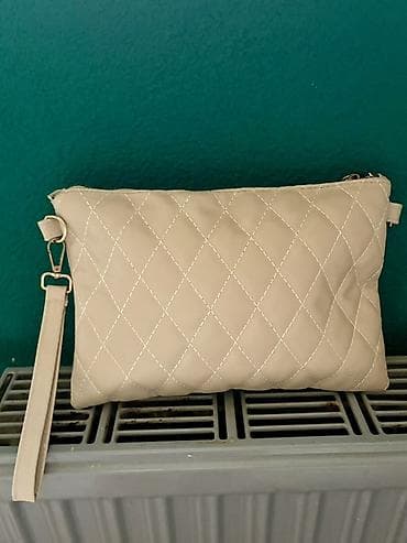 privezak za kljuceve na zvizduk: Guess - Model: pismo/mini crossbody - Materijal: mekana eko koža sa — 3