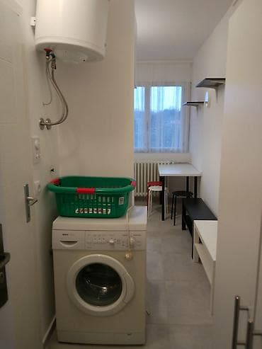 izdajem sobu beograd: Izdajem lepo sređenu i funkcionalnu garsonjeru od 14m² u Železniku, na — 10