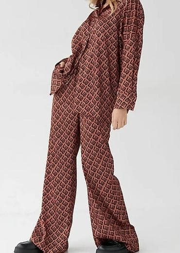 Kompleti: Ženski komplet košulja + pantalone - Dvodelni set u istom šaru — 2