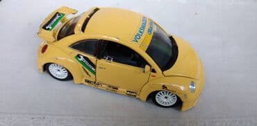scream 1 sa prevodom na srpski: Burago VW New beetle,malo izgreban,1 točak nije original — 1