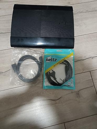 Elektronika: Sony PlayStation 3 Super Slim konzola (PS3), crna. U kompletu: - PS3 — 1