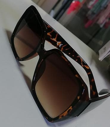 Accessories: Ženske sunčane naočare – oversize kvadratni okvir, šara “tortoise” - — 4