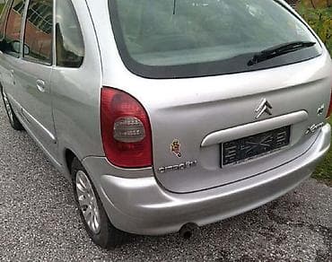 дубок u a: LEVO STOP SVETLO ZA CITROEN XSARA PICASSO OD 2000. DO 2010. GOD. | — 2