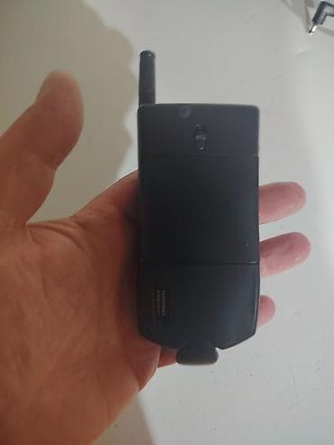 mobilni telefoni sa tastaturom: Philips Genie – klasični GSM telefon sa eksternom antenom.Kao nov — 2