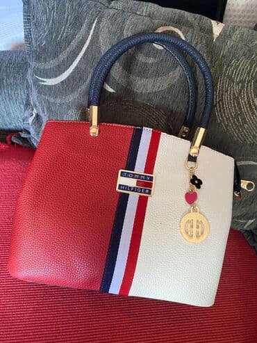 tommy hilfiger dzemperi: Tommy hilfiger torba i novcanik 4000 din set Posebno torba 3000 a — 1