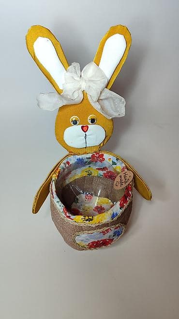 ormaric za lavabo: Ručno rađena korpica u obliku zeke - Dekorativna korpica sa figurom — 1