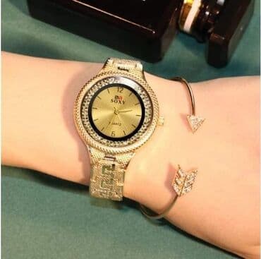 fossil hibridni satovi: Ženski sat Versace
Cena:1500din — 6