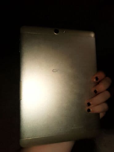 Tablet sa Android sistemom - Ekran: približno 9,7–10,1 inča, IPS