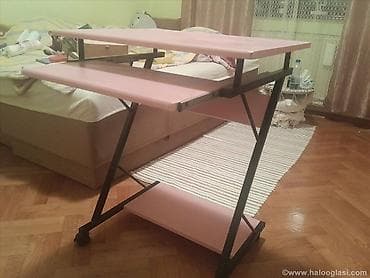 Set sadrži: ✨ Ormar sa policama i zatvorenim delom ✨ Radni sto u roze