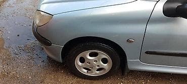 ratkapne 14 toyota yaris: PREDNJE LEVO KRILO EYLC BOJA ZA PEUGEOT 206 | imam sve delove za — 1