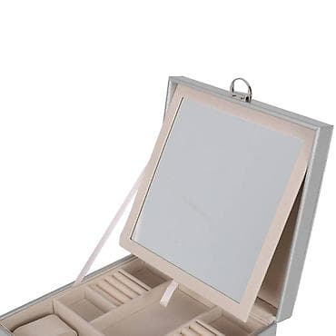 stvari za školu: Organizator za nakit sa kljucem 
Izradjen od eko koze
2500 rsd — 3