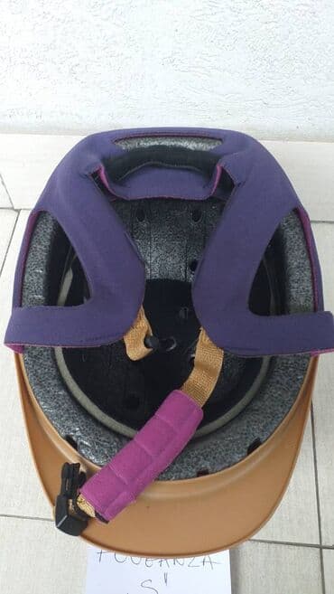 test iz engleskog za 3 razred: Helmet, For adults, Used — 30