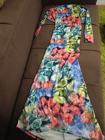 Women's Sweatshirts: Duga haljina s cvetnim printom - Model: uska silueta koja se blago — 7