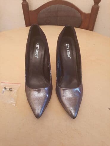 srebrna ogrlica sa krsticem: Pumps, 39 — 7