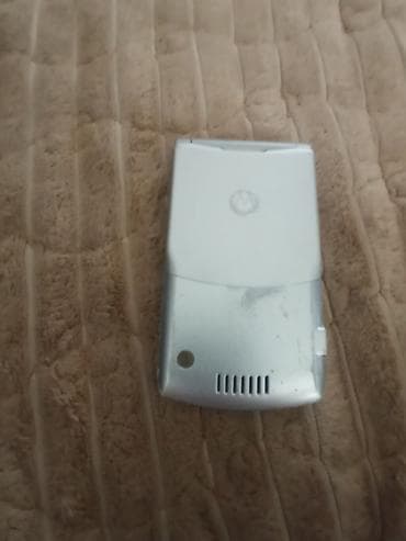 midnight boja: Motorola RAZR V3 – preklopni mobilni telefon - Tanak metalni — 5