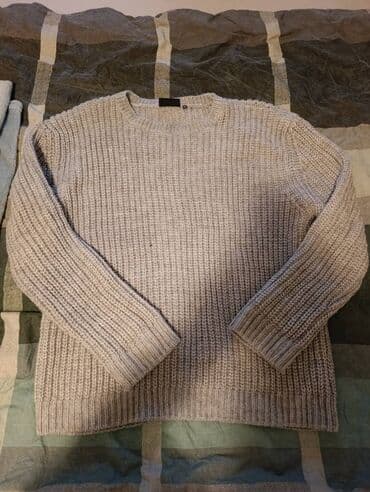 Homesuits: Pletena muška/damska džemper-majica u sivoj boji - Klasičan kroj sa — 1