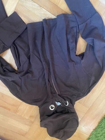Women's Sweatsuits: Pamuk nova trenerka akcija samo
1800 din plus poklon gratis — 2