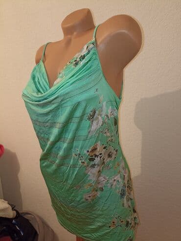 triple s: Majica je lagana kao pero,bas je prijatna za nosenje.Velicina L — 3