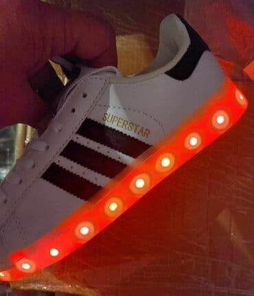 mindjuse za jedno uvo prodaja: 3300DINARA DVA PARA
2300 DINARA JEDAN PAR 
Vel. 37, 38, 39, 40, 41 — 5