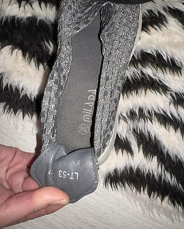 nike patike w air more uptempo: Patike lake i udobne,rastegljive.Sa pravom kozom u predelu pete — 2