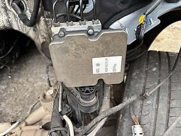 guvernal za motor: CENTRALA ABS-A W212 ZA MERCEDES BENZ E 200, E 220, E 230 . OD 2009 — 1