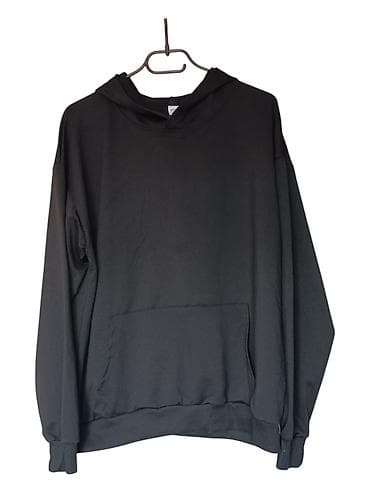 Coats and trench coats: Crna uniseks dukserica sa kapuljačom i kengur džepom. - Boja: crna — 1