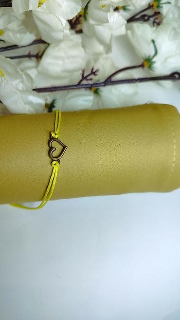 Narukvica sa priveskom srce – žuta - Tanka, glatka