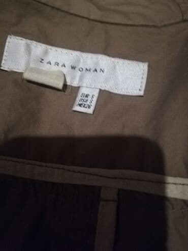 zara krzneni prsluk: Zara mantilic, sa kapuljacom. Mantil je malo nosen, kao nov. Velicina — 4