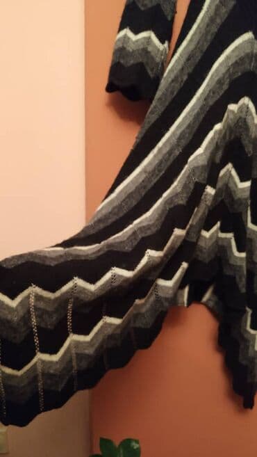 Women's Clothing: Crno-siva haljina od pletene pamučne trikotaže sa velikom rol kragnom — 2