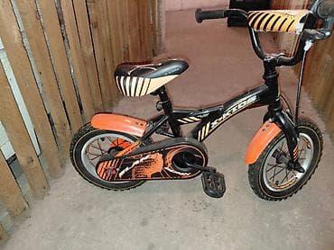 patike za svaki dan: Dečiji bicikl X-Kids, crno-narandžaste boje, sa sportskim dekorom — 2