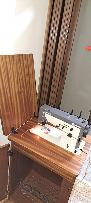 Prodajem BAGAT mašinu za šivenje model Jasna. Mašina je ispravna i u — 5