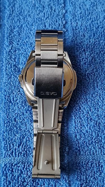 pilotski sat: Casio muški analogni ručni sat - Model iz serije Casual/Sports sa — 4