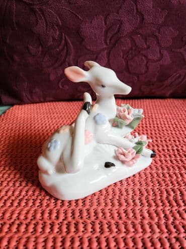 porcelanske solje za caj: Porcelanska vintaz,nova figura lane. Figura lane,nova,cvetovi bez — 4