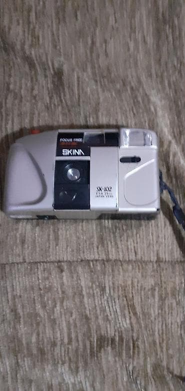 stol za laptop: SKINA SK-102 – kompaktni 35mm filmski aparat - Tip: 35mm „point & — 2